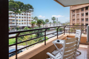Luxury apartment with sea view and parking